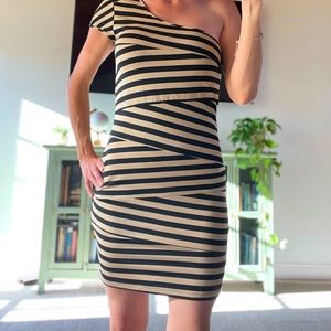 Striped short dress. Torn by Ronny Kobo size M